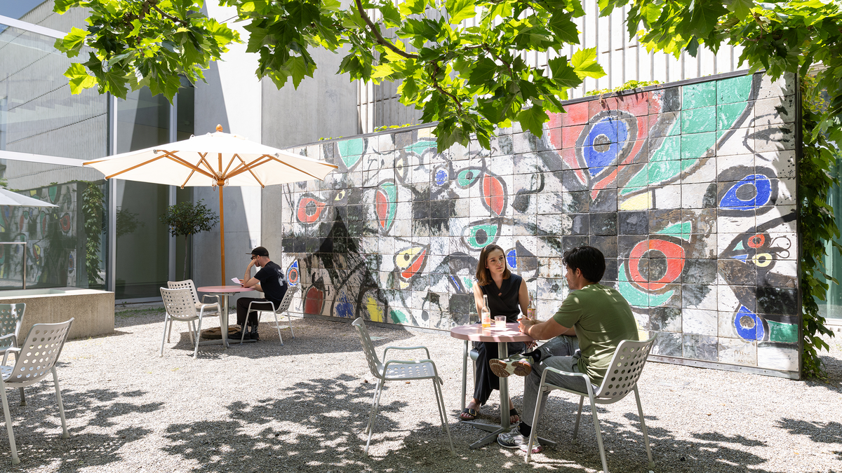 2025_Fabienne-Gantenbein_Kunsthaus-Zürich_Moser-Cafeteria_IMG2683