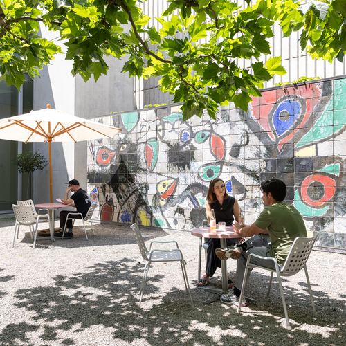 2025_Fabienne-Gantenbein_Kunsthaus-Zürich_Moser-Cafeteria_IMG2683