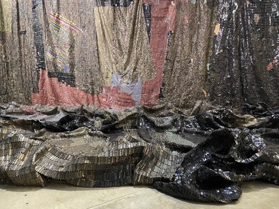 Hyundai Commission_El Anatsui_Behind the Red Moon, Installation View, Photo (c) Mirjam Varadinis