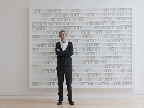 NZZ Podium_Edmund_de_Waal_with_his_installation_ed